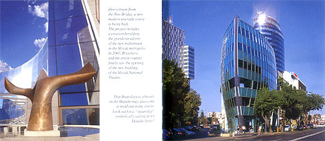 Plastika pred novým Slovenským národným divadlom, moderná architektúra v Bratislave - fotografie z knihy Bratislava