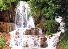 Travertínový vodopád v Lúčkach - z knihy Kamene (Prírodné Krásy Slovenska)