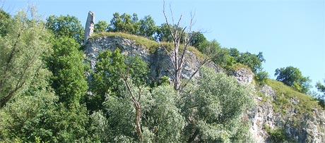 Dole Dunajom z Hainburgu: Zastávka pri zrúcanine hradu Röthelstein