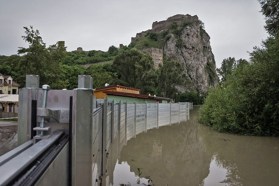 Devín počas povodní, 4. júna 2013