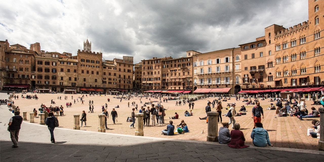 Námestie Piazza del Campo v Siene