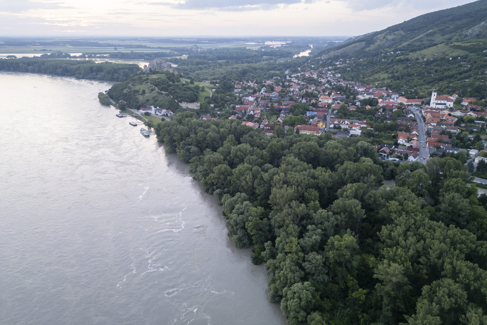 Pohľad na Dunaj pod Devínom