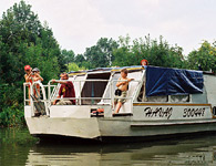Hausboat - Bata Channel