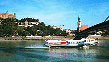 Rýchloloď na Dunaji v Bratislave