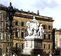 Another view of the monument to Maria Theresia, a work of Pressburger sculptor Jan Fadrusz. Picture taken in 1911.