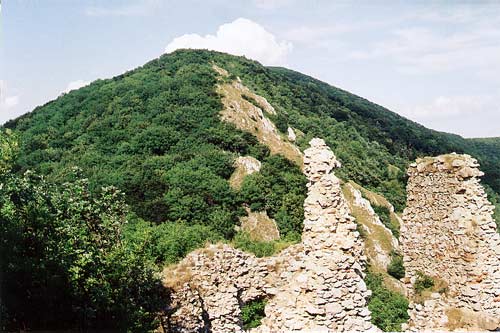 Pohľad z hradu Ostrý Kameň smerom na Záruby