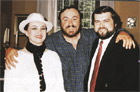 Peter Dvorský s manželkou na návšteve u Luciana Pavarottiho v Modene.