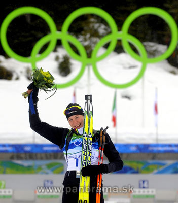 Anastazia Kuzmina got the gold medal for Slovakia in women's 7.5 km biathlon sprint at the Vancouver Winter Olympics.