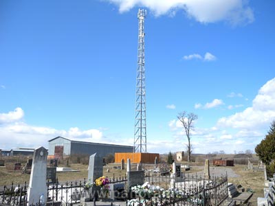 All municipal council's accounts of indebted Martinova village in Rimavska Sobota are frozen by a court order. To help itself the village accepted to build at its cemetery a transmitting antenna for mobile provider.