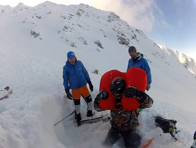 Lavínový airbag batoh zachránil skialpinistu na Chopku