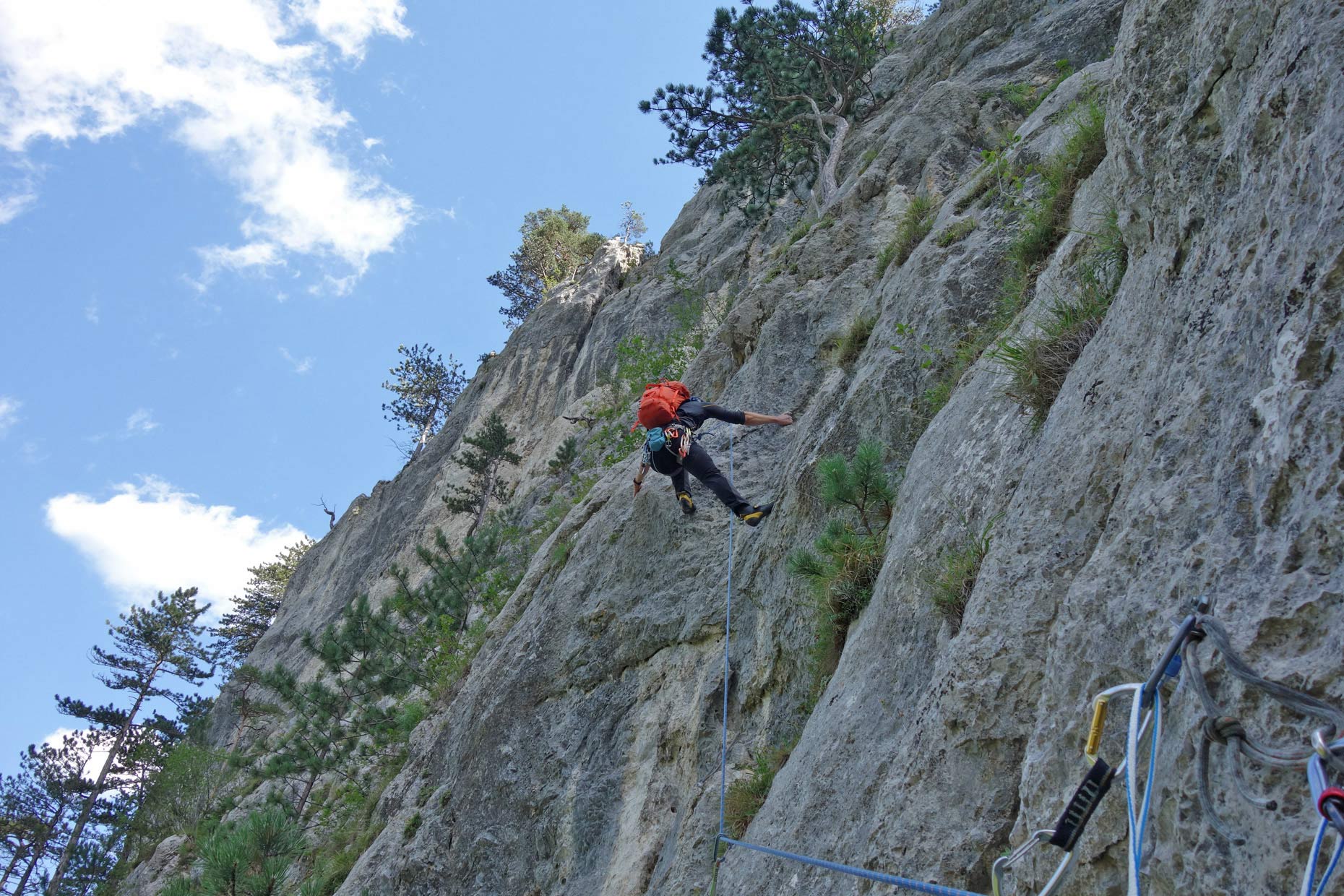 Mišo akoby v tretej dĺžke meral najťažší úsek cesty aj do šírky