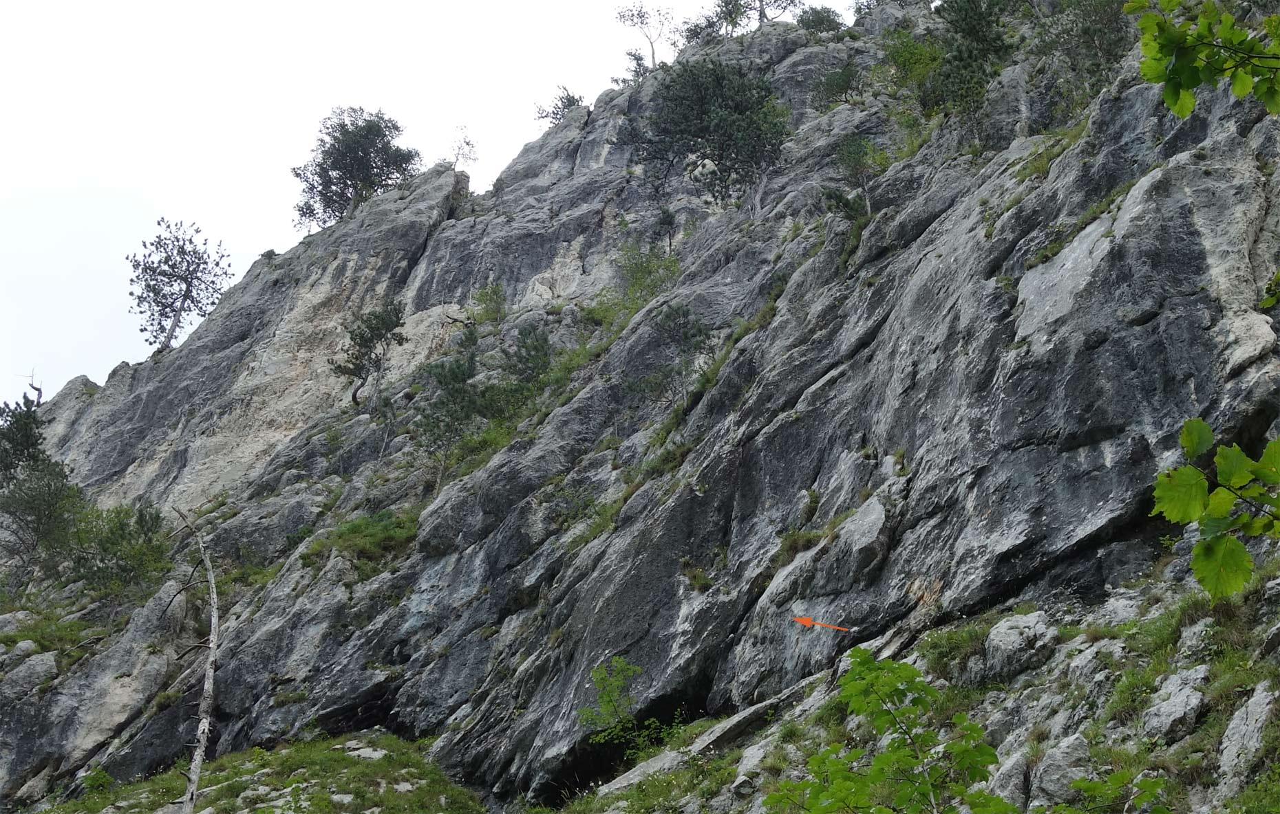 Nástup do druhej dĺžky nad trávnatým začiatkom