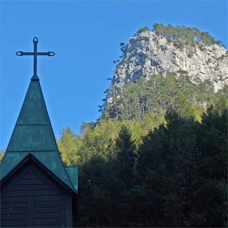 Trampoty s vežou nad Cisárovým prameňom