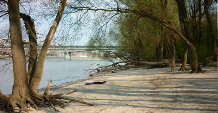 Beaches in Bratislava nearby the Lafranconi Bridge